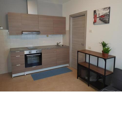 Jelena Apartment (023091-LOC-04066)