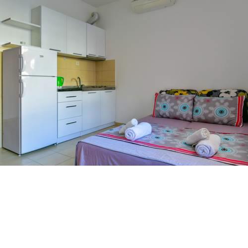 J&J Twins Apartments