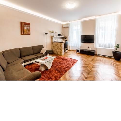 J&M Opera Apartment