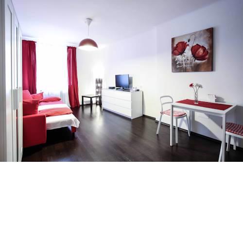 Joe's Apartments - 1050