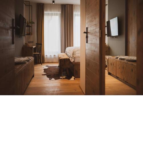 JOHAN HOTEL