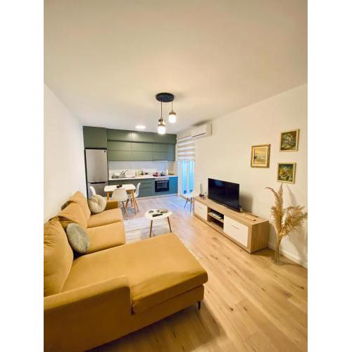 Jolie Center Apartment