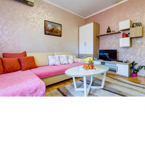 Jovana Apartment