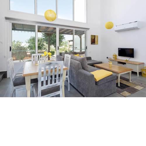 Joya Cyprus Summer Garden Apartment Free WiFi and Free Welcome Pack