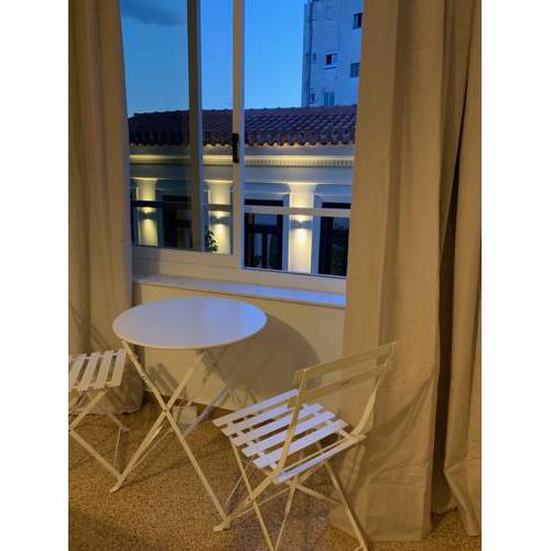 Just a 2Bd Central Apartment * Top Location *
