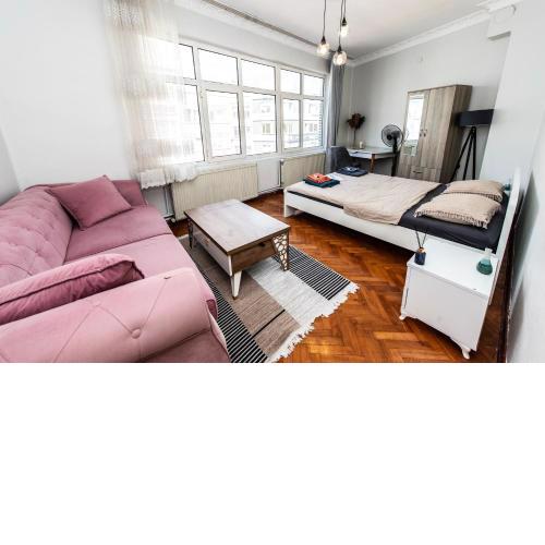 Kadıköy'de 4+1 12 kişilik daire