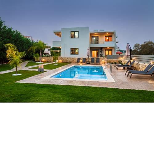 Kagiemar Luxury House with Private Pool