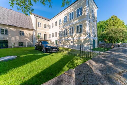 Kaiserliches Wohnen im alten K und K Postamt 2