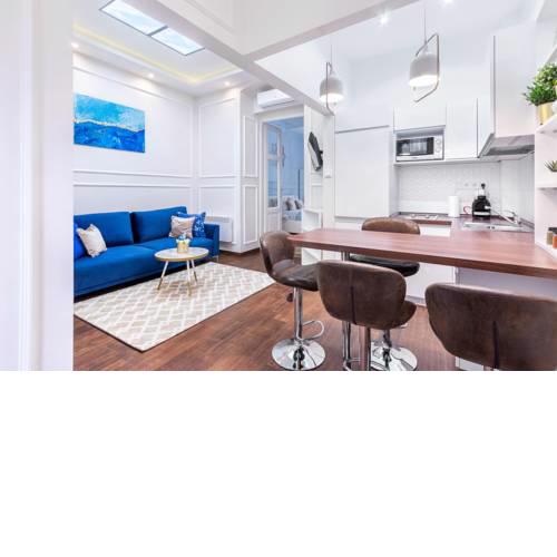 Kálvin square Elite 4YOU with SAUNA, AirCon, CEILING MIRROR