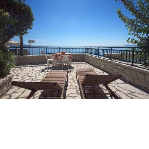 Kaminaki Beachfront Apartments