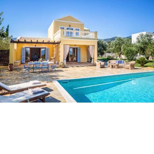 Karavomylos Villa Sleeps 6 Pool Air Con WiFi