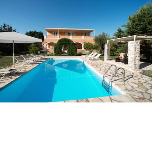 Kassiopi Villa Sleeps 10 Pool Air Con WiFi