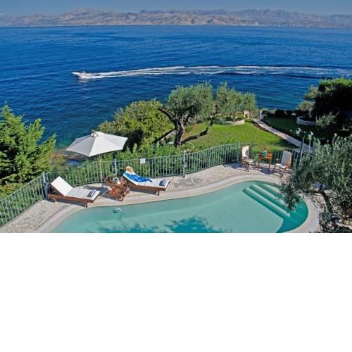 Kassiopi Villa Sleeps 10 Pool WiFi