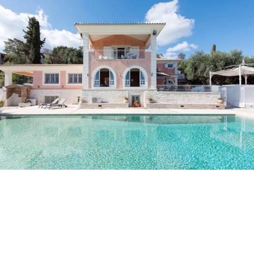 Kassiopi Villa Sleeps 12 Pool Air Con WiFi