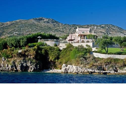Kassiopi Villa Sleeps 12 Pool WiFi