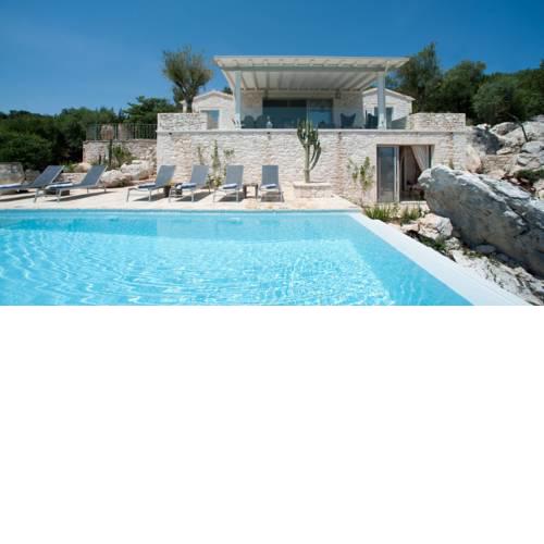 Kassiopi Villa Sleeps 6 Pool Air Con WiFi