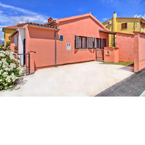 Katarina holiday house with classy equipment