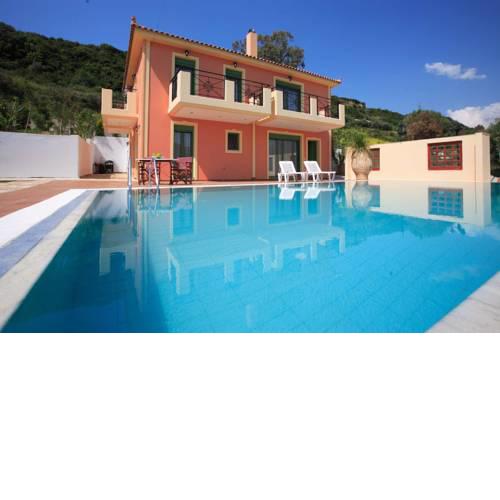 Kato Kateleios Villa Sleeps 6 with Pool and WiFi