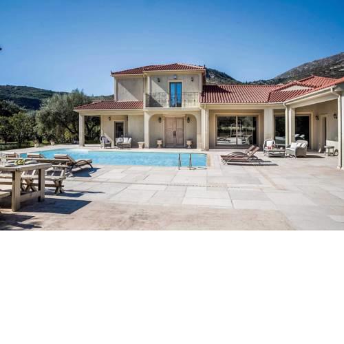 Kato Kateleios Villa Sleeps 8 with Pool Air Con and WiFi