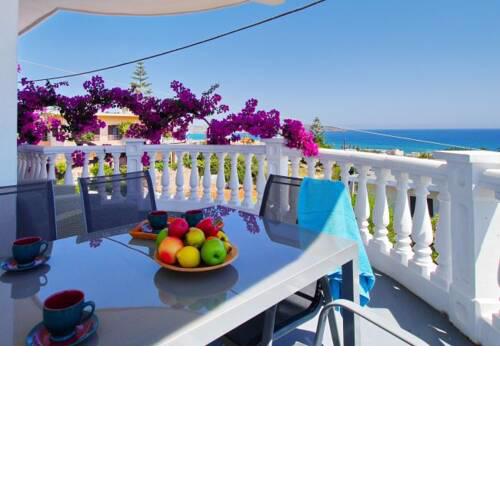Kato Stalos Apartment Sleeps 7 with Pool Air Con and WiFi