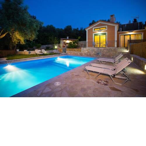 Katouna Villa Sleeps 4 with Pool Air Con and WiFi