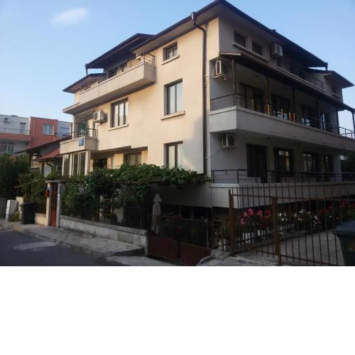 Keni Guest House