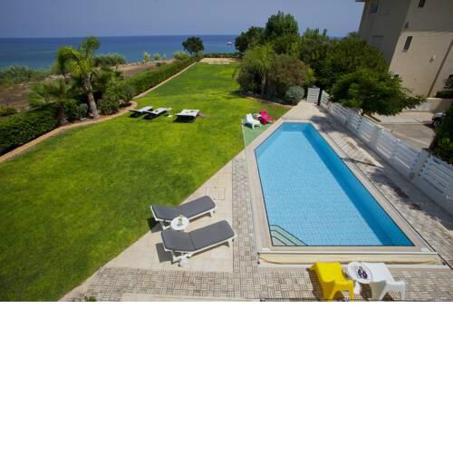 Kerri W Seafront Villa