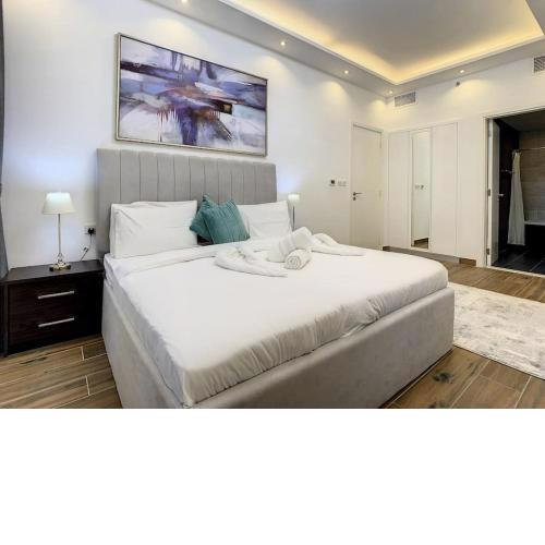 Key View - Victoria Residency