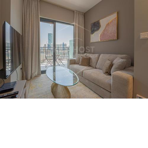 KeyHost - Damac Zada Tower - Brand New 1BR Apartment with canal view in Business Bay