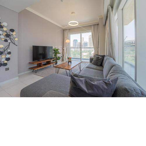 KeyHost - Large 1BR Apartment near Five hotel - Regent Court JVC - K370