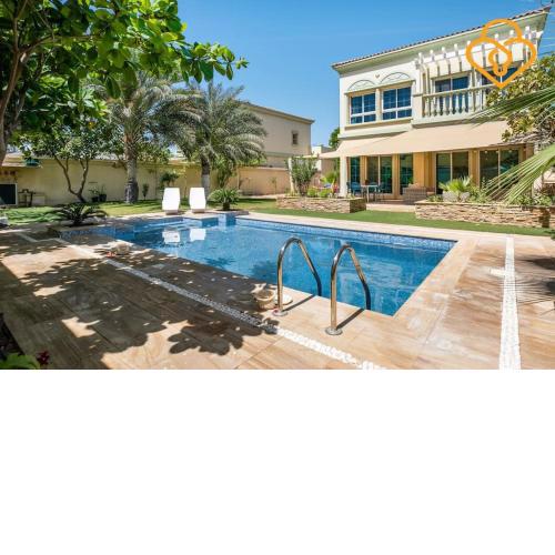 Keysplease Amazing 2 B/R Villa With private Pool, JVT