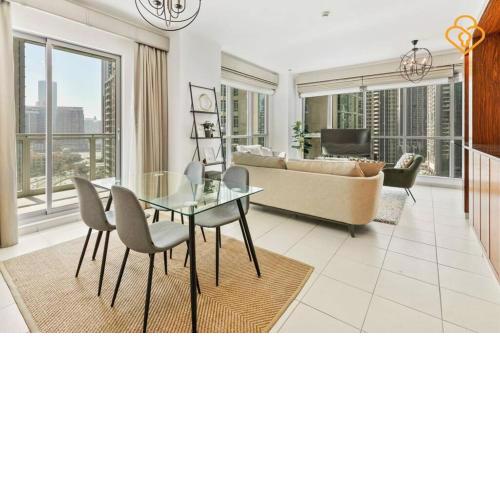 Keysplease Fountain View 2 B/R Apt @ the Heart of Downtown