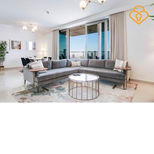 Keysplease Luxury 3 BR Burj Views, Direct Mall Access in Blvd Point Tower