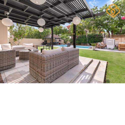 Keysplease Upgraded 4 BR Villa Private Pool Meadows