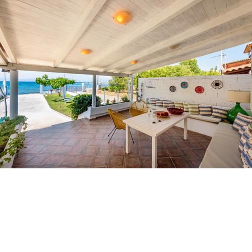 Kiko, the Coastline house