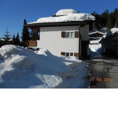 Kinderfreundliche 3-Zimmerwohnung in LAAX-Cons mit Arvenholz-Stube 80 m2
