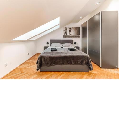 ⍟King bed Apartment and Netflix⍟central+near metro