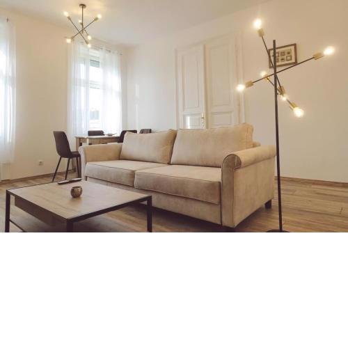 King bed free parking fast wifi pet friendly