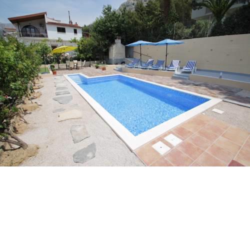 King Size Apartment with Private Pool