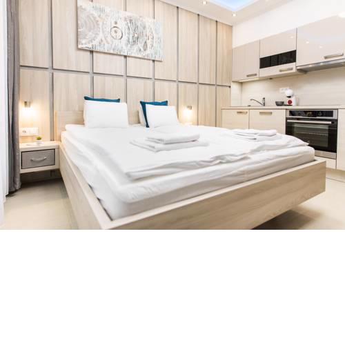King Suites with PRIVATE GARAGE