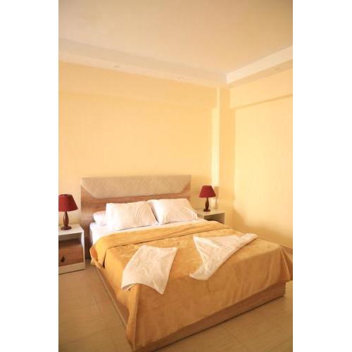 Kinga Apartment Florenza Khamsin