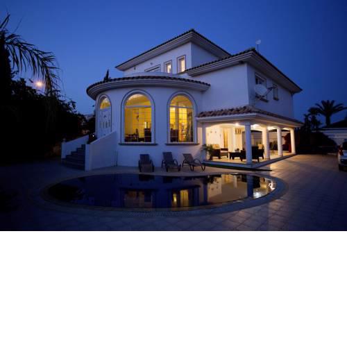 KINGS VILLA Exclusive Gated Road SUPERHOST Service