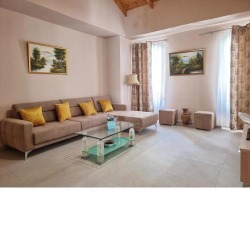 KK 1908 Residence
