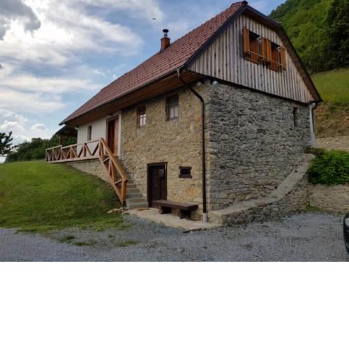 KMETIJA PRI SV.DONATU DONAČKA GORA