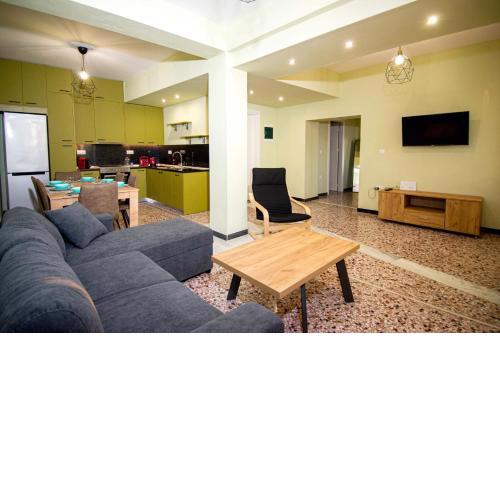 Kochili, apartment in the traditional market