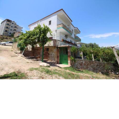 Koci Apartments
