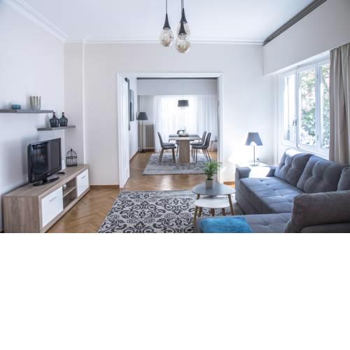 Kolonaki Chic-Center Newly Renovated Apartment