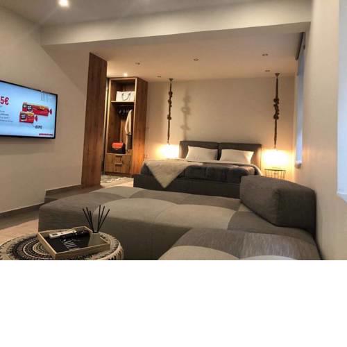 Kolonaki Semi Underground Loft