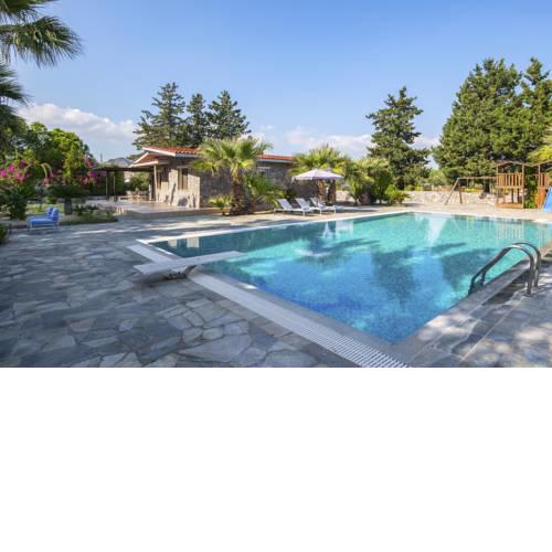 Kolympia Villa Sleeps 6 with Pool Air Con and WiFi