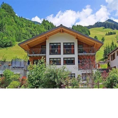 Komfortable Ferienwohnung mit zwei Doppelzimmern und zwei Badezimmern